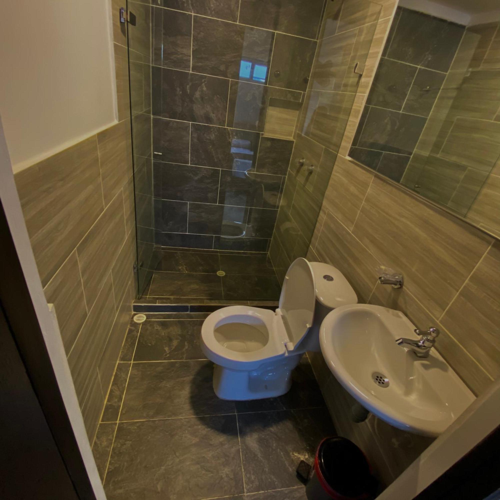 Hotel Buenos Aires Central Медельин Экстерьер фото